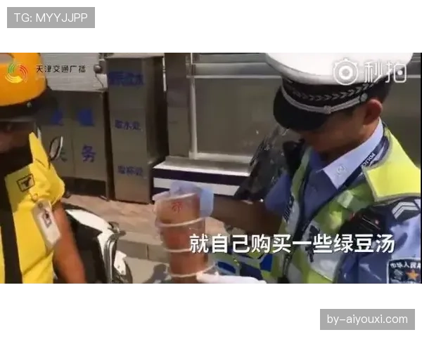 张楠家的冰箱里居然塞满了能量胶，连瓶装水都得排队放？